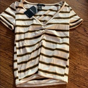 I’m am selling a cute striped shirt.